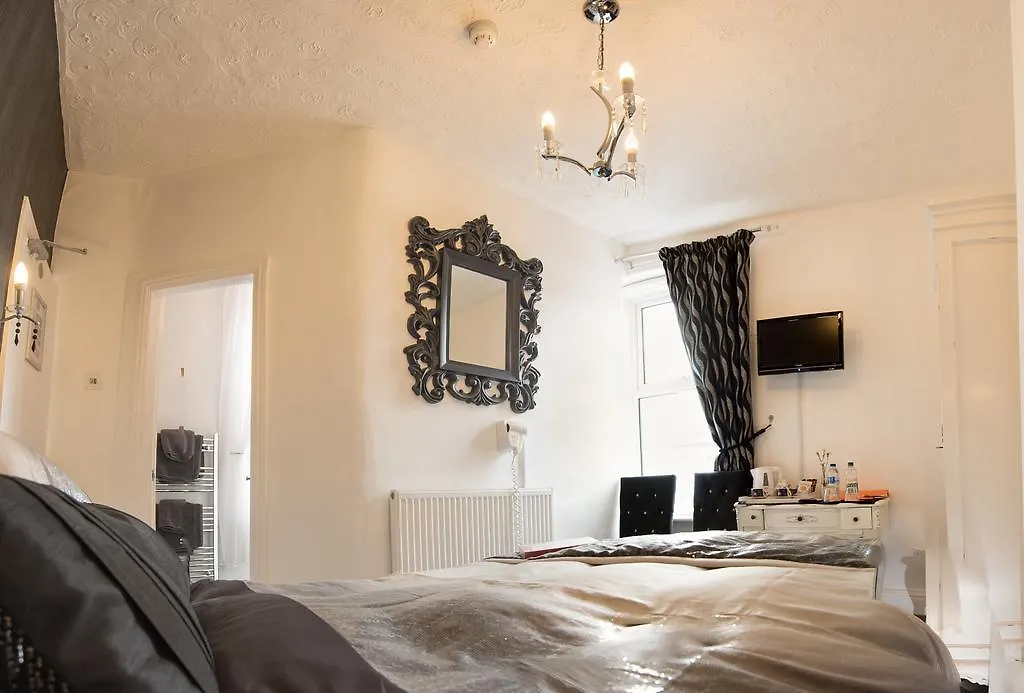 Glen Guest House Blackpool 4*,  United Kingdom