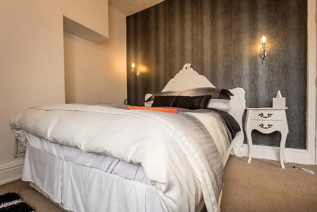 Glen Guest House Blackpool 4*,  United Kingdom