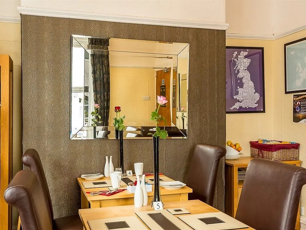 Glen Guest House Blackpool 4*,  United Kingdom